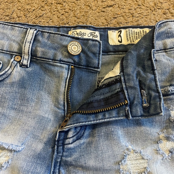 Indigo Rein Blue Denim Distressed Jean Shorts, Size 3 - Picture 6 of 13